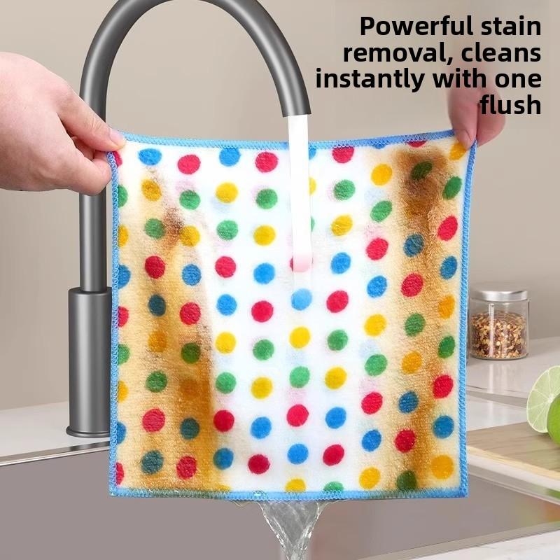 Polka Dot Kitchen Cleaning Does Not Absorb Water. Thick Dishcloth That Does Not Stick To Oil