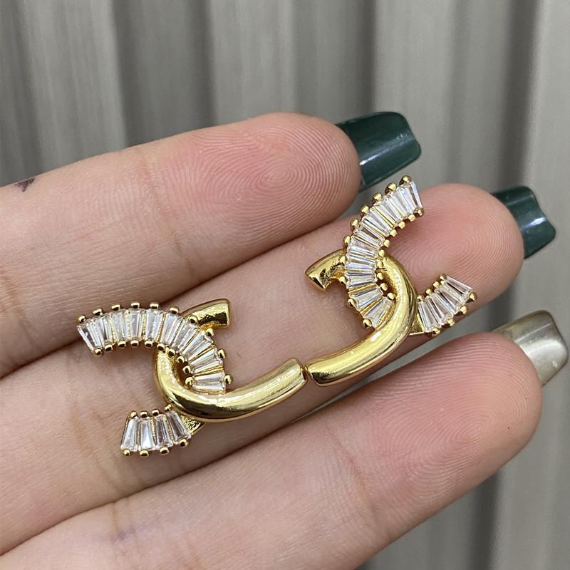 

Hot Seiko Double C Letter Stud Earrings Stylish and Exquisite Personalized Earrings Ear Accessories