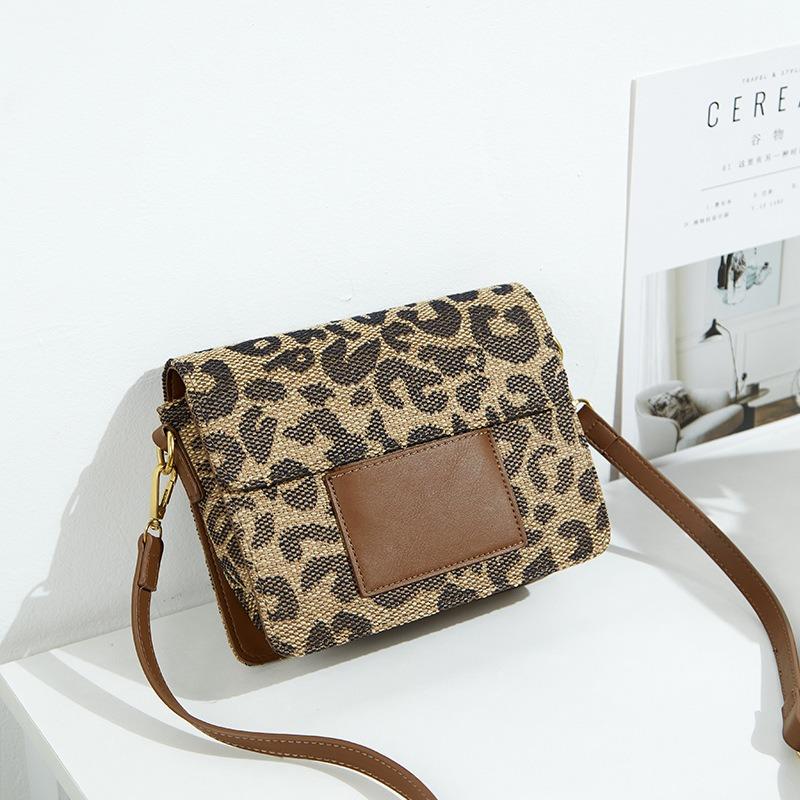 Niche Design Autumn and Winter Large Bag Women's Bag New Leopard Print Small Square Bag Versatile Shoulder Armpit Bag