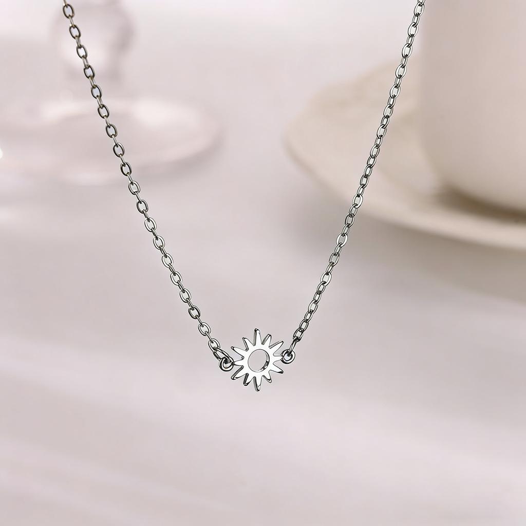 Stainless Steel Geometric Necklace For Women Fashion Sun Sunflower Pendant Clavicle Chain Aesthetic Jewelry Accessories Femme