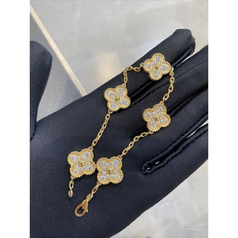 Hochwertiger roter Chalcedon Laser vierblättriges Kleeblatt fünfblütiges Armband 18K Roségold leichter Luxusschmuck Geschenk für Freundin