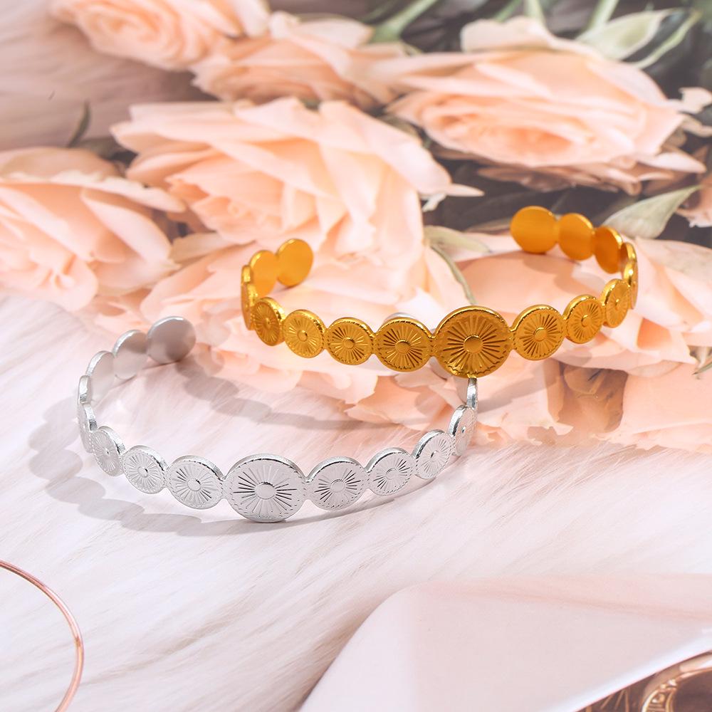 Aluminum Non-Fading Fashionable Metal Bracelet - Elegant Ins Style, Simple and Light Luxury Design