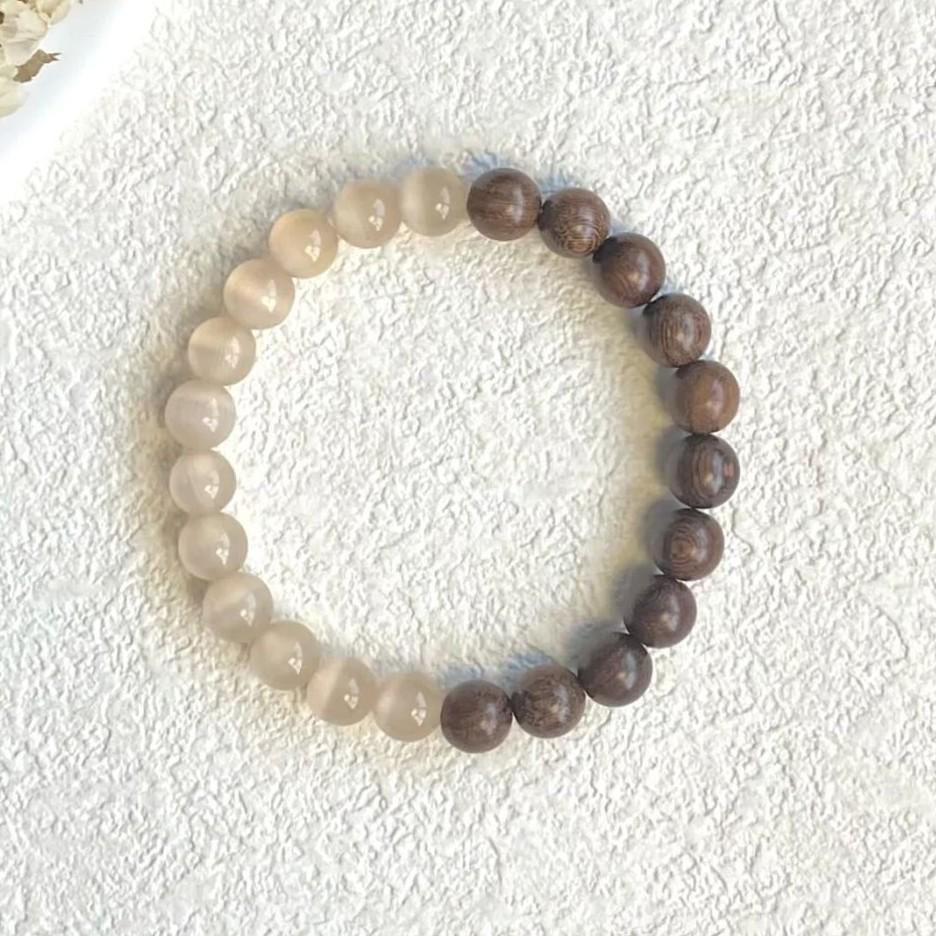 Chinese Style Golden Sandalwood and Cat s Eye Stone Beaded Women s Bracelet - Versatile Skin Brightening Accessory