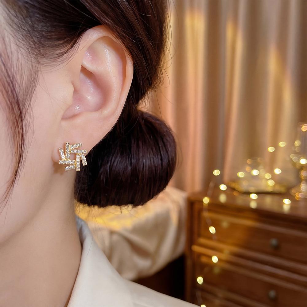 S925 Silver Needle Korean Geometric Full Diamond Stud Earrings: Fashionable, Exquisite, Unique Design, Elegant Personality Ear Accessories