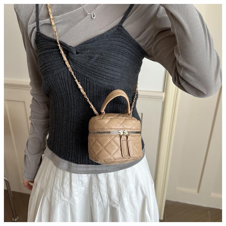 Cross2026 French Chic Quilted Crossbody Bag - Soft Texture, Diamond Embroidery, Chain Strap, Trendy Street Style