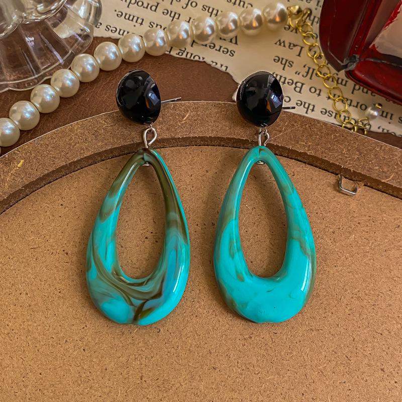 Kolczyki klipsy w stylu lat 80. z Hongkongu w kolorze czerwonym i niebieskim dla nieprzekłutych uszu – Luksusowe kolczyki sztyfty w stylu francuskim