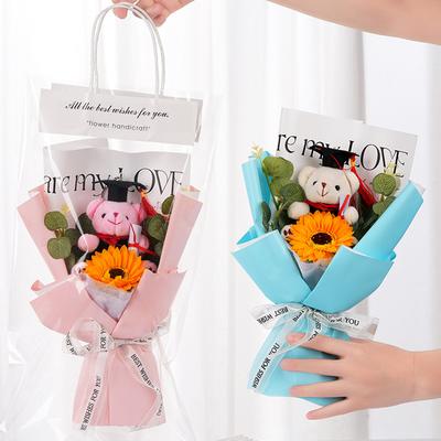 1 Stück Partydeko Simulationsblume Blumenstrauß Sonnenblume Handgestrickte Seifenblume Doktorbär Foto-Requisiten Abschlussgeschenk