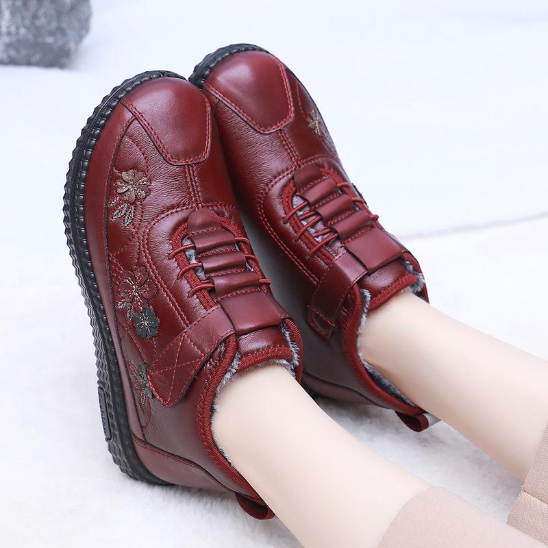 Old Beijing Cloth Shoes Female Elderly Cotton Shoes Winter Velvet Warm Middle-aged and Elderly Mother Shoes Non-slip Soft-soled Grandmother Cotton Bo