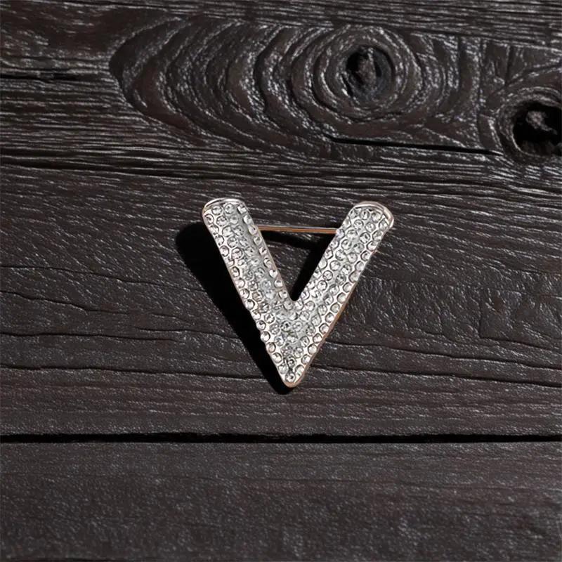 

1/2PCS Crystal Rhinestone Letter V Brooch Women English Alphabet Brooch Pin Corsage Unisex Collar Jewelry Clothes Bag Decor Gift