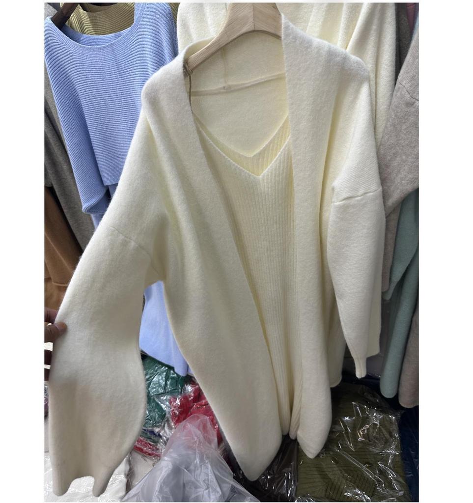 Dámský dlouhý pletený kardigan s výstřihem do V a set šatů na ramínka 2024