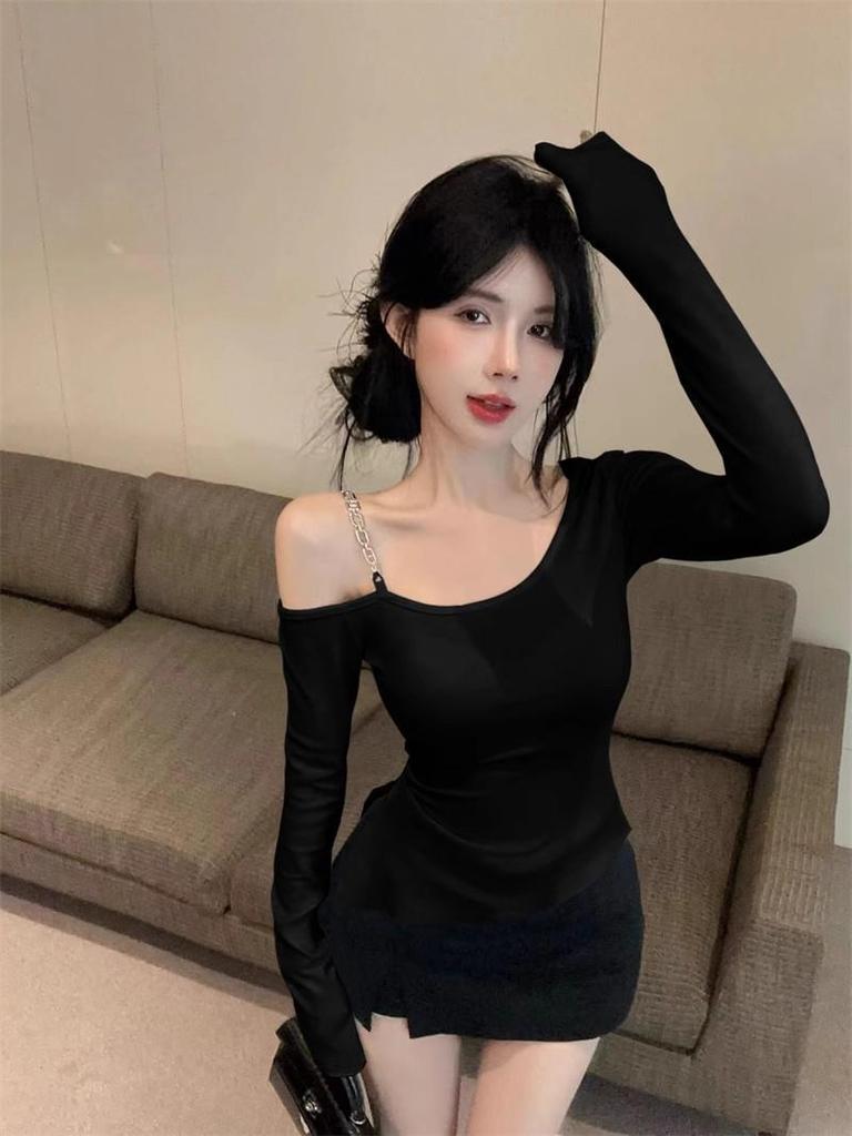 Elegant Off-Shoulder Oblique Collar T-Shirt - Women's Versatile Slim-Fit Top for Autumn and Spring