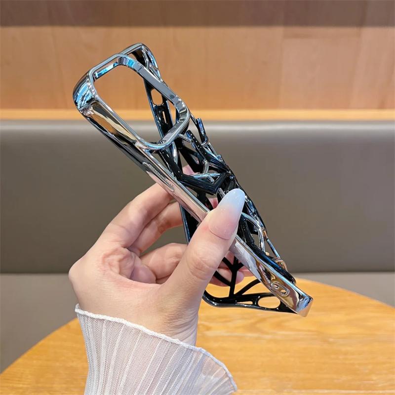 Funny 3D Hollow Spider Case for iPhone 16 15 14 13 12 11 Pro Max Soft TPU Plating Heat Radiation Cover for iPhone 14 15 16 Plus