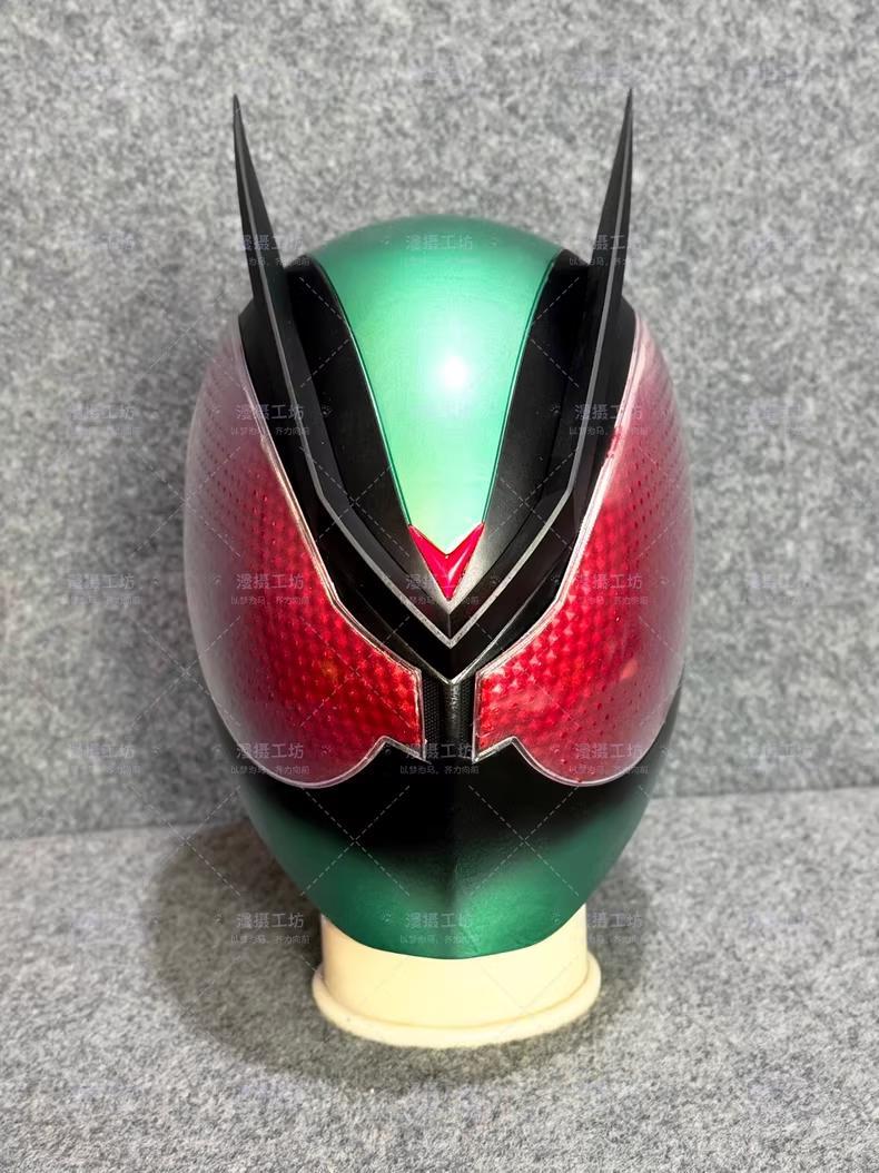 

[USED] Kamen Rider Zest Cosplay Suit, One-Piece Set with Light-Up Eyes