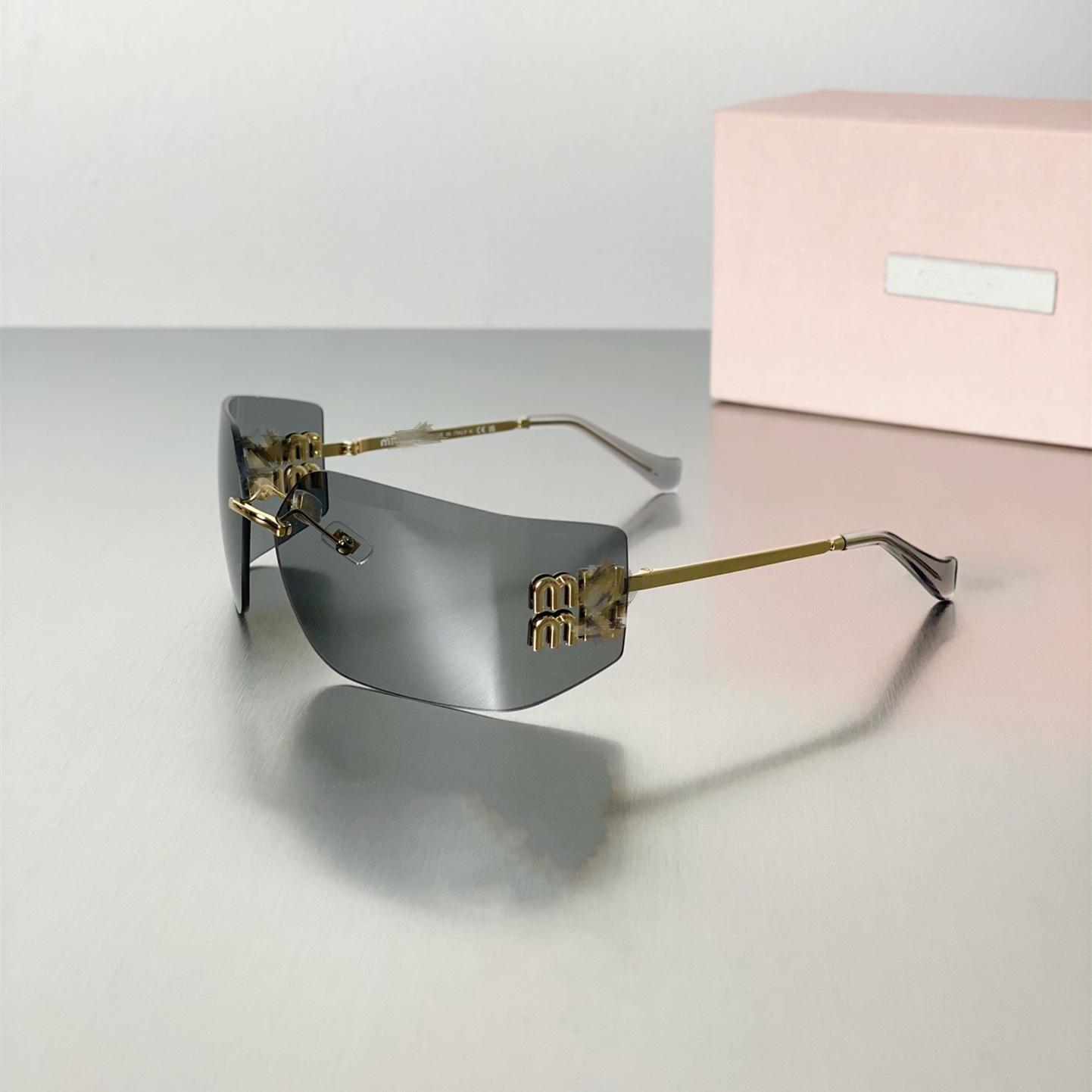 

Ретро Солнцезащитные очки без оправы с большой оправой – Унисекс, Вдохновленные Чан Вонён