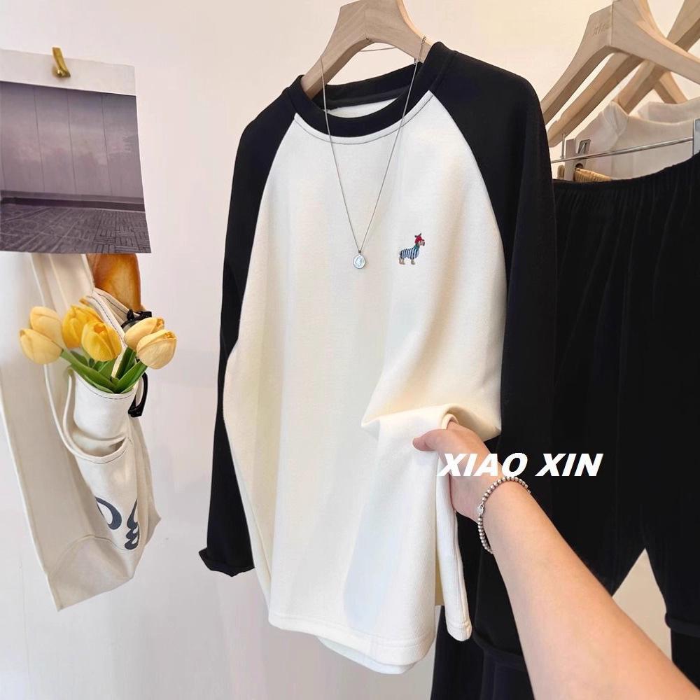 Cartoon Embroidery Puppy Cashmere Base Layer Long Sleeve T-shirt for Plus Size Women - Autumn/Winter Collection