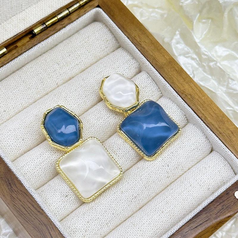 Silver Needle Dongdaemun Fresh Colorful Earrings - Simple, Versatile, Luxury Studs with a High-End Sense