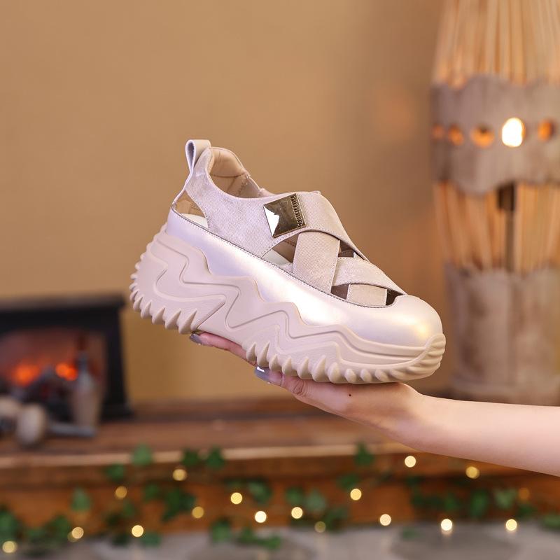 

Yutu, the same sandals for women will increase in height by 8-13cm in summer 2025, and the bag head will be hollowed out. Leather women s casual shoes 39 абрикосовый