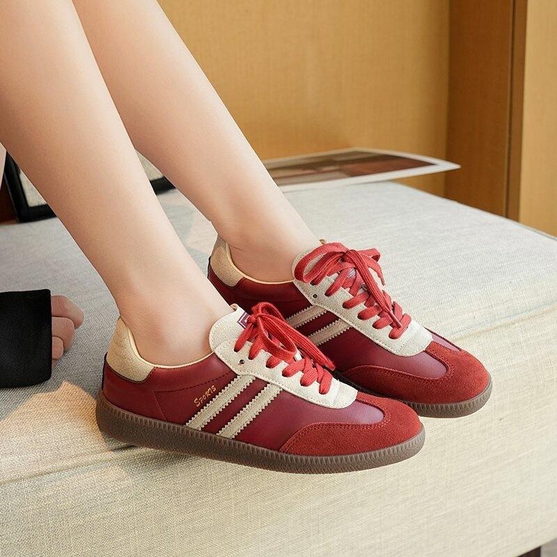 Red retro German training shoes women's 2025 spring versatile color matching casual sports shoes flat Forrest Gump shoes leather board shoes