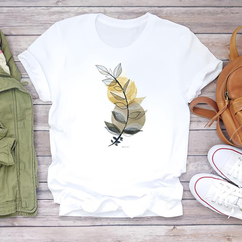 Cute printed women's T-shirt, short-sleeve summer style, perfect for daily trendy fashion wear.