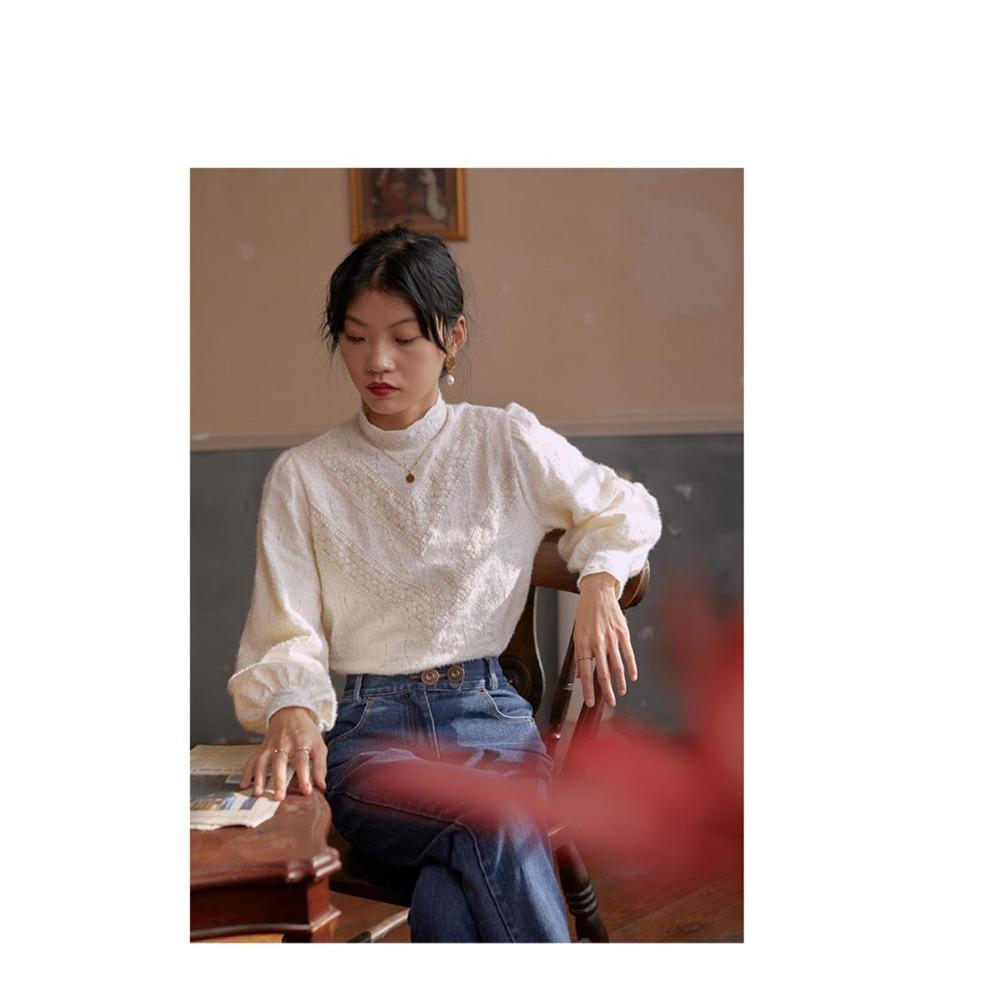 Chemisier de style cour française à col semi-haut et base en dentelle brossée pour femmes, haut de superposition intérieure pour l'automne et l'hiver