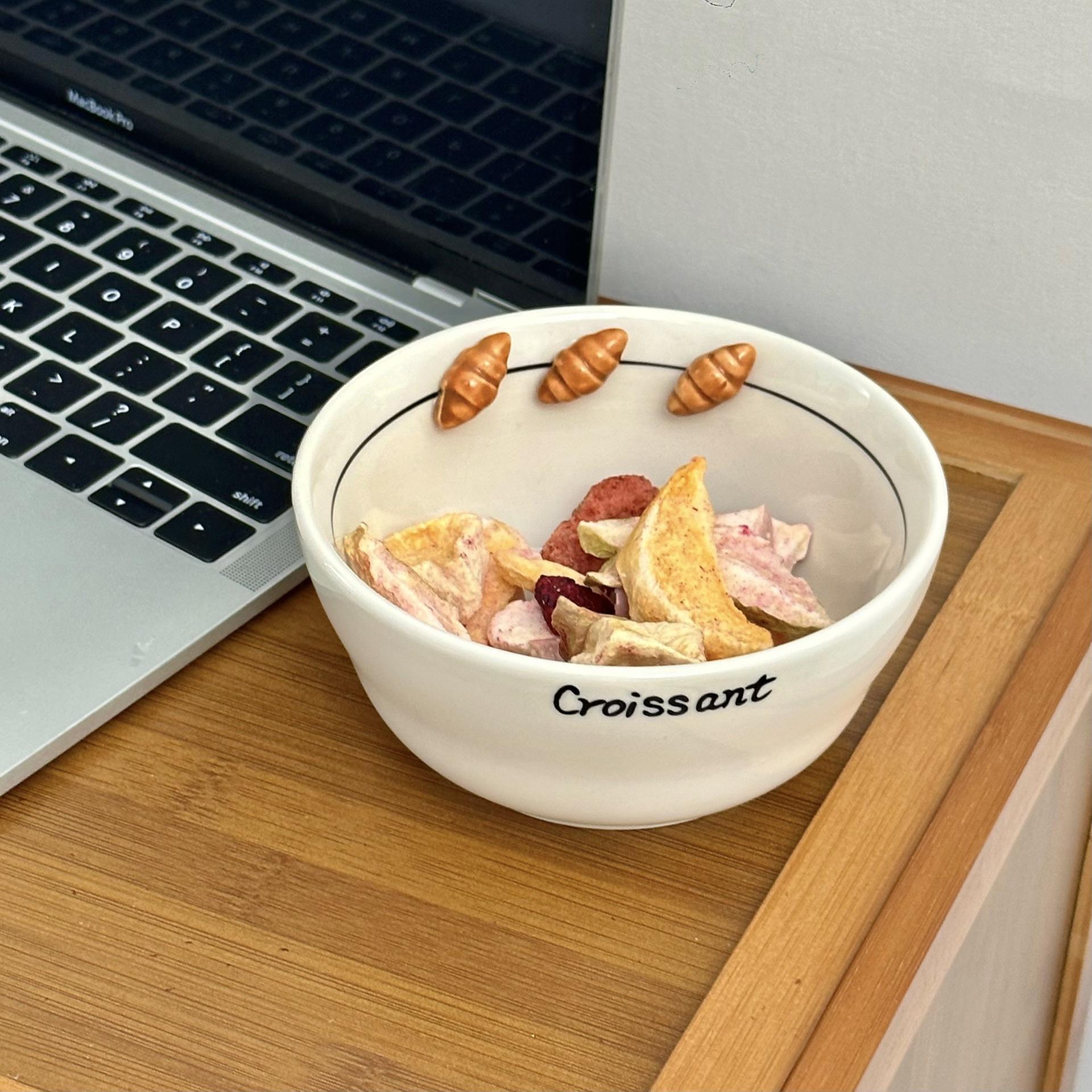

Pretzel Croissant Embossed Ceramic Bowl Set High Value Tableware Cute Rice Dessert Pasta Plate