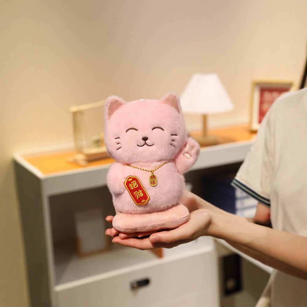Enfeites Zhaocao Decoração de Mesa Presente Chinês Presente de Escritório Artesanato Boneca de Pelúcia Decorações de Carro