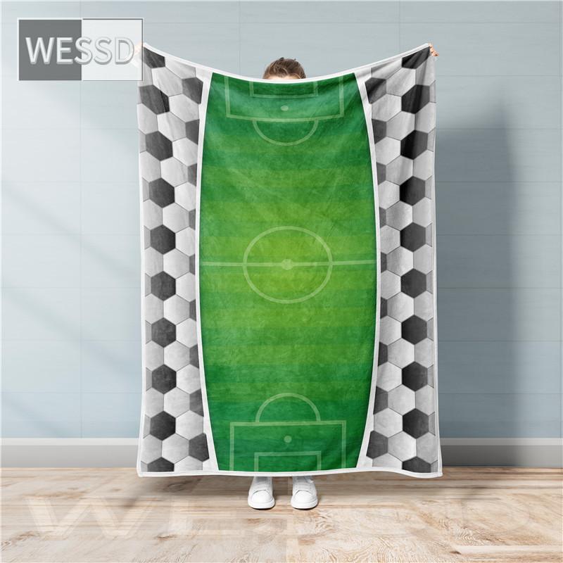 Grüne Fußballdecke für Jungen, niedlicher Cartoon-Fußball-Überwurf, Sofadecke, Tagesdecke, Flanell-Bettlaken