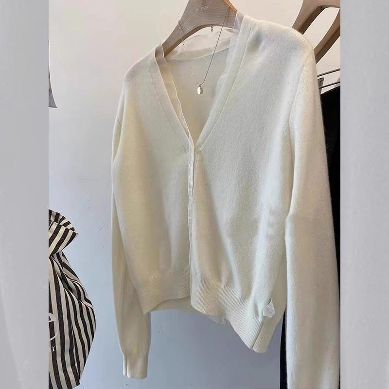 Gray lace splicing lace short cardigan sweater jacket women's autumn and winter small people wear knitted sweater