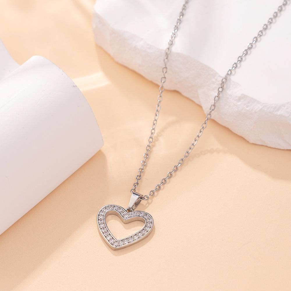 Высококачественное ожерелье-сердце из титановой стали - Нишевый дизайн и не выцветающее