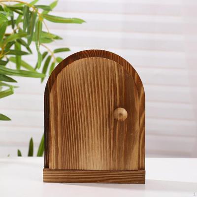 Elegante copripiastra da parete in legno naturale