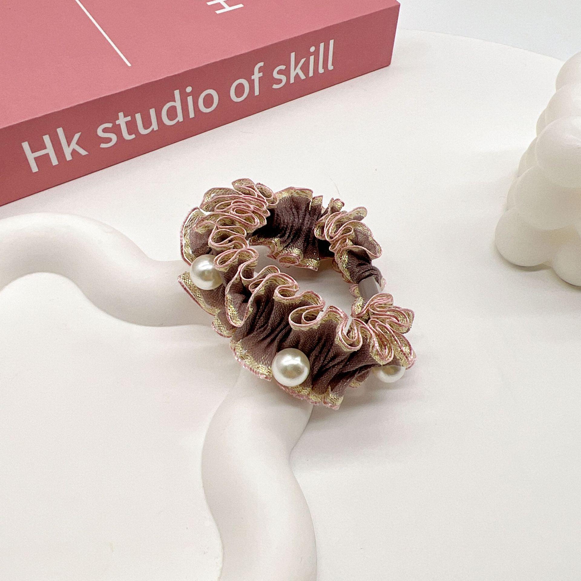 

Набор аксессуаров для волос с жемчужными цветами в корейском стиле: Повязка на голову, кольцо для волос, резинка и аксессуар для пучка для женщин