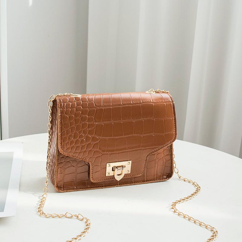 

A winter candy-colored crocodile pattern lock chain small square bag, one shoulder oblique span mobile phone bag. коричневый