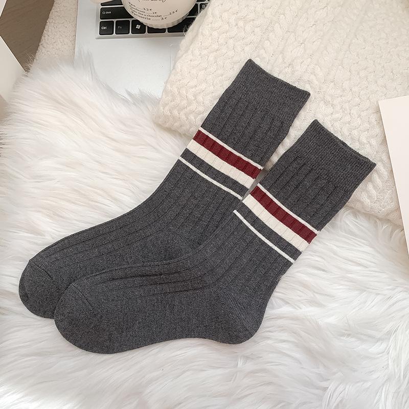 Female Autumn and Winter Warm Trend Simple Retro Style College Wind Tube Socks