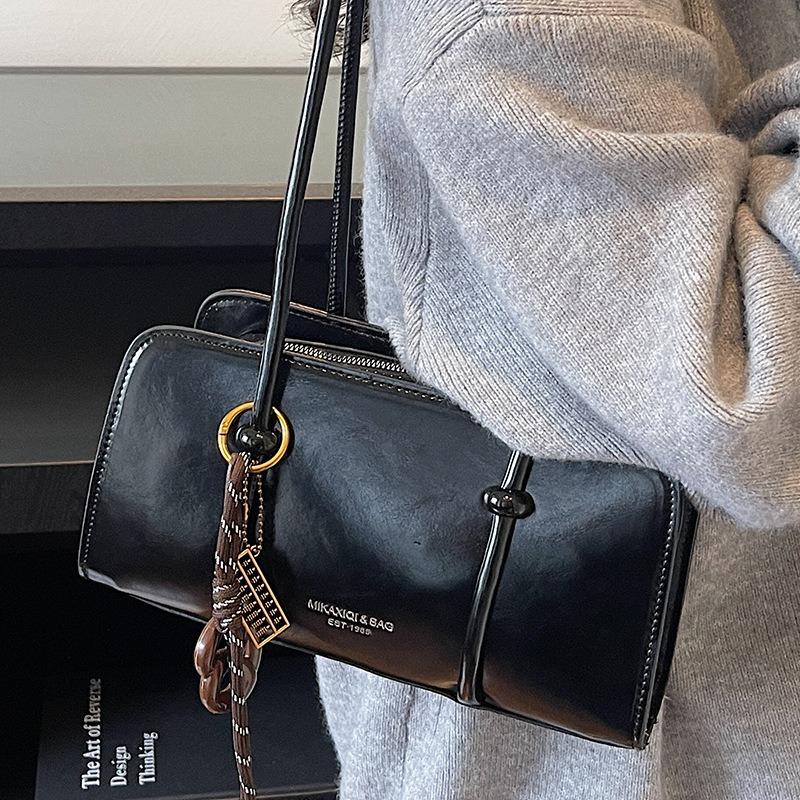 Autumn high-value niche underarm bag women's retro oil wax leather portable simple shoulder crossbody tote bag