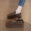 In winter, the velvet inner height-increasing fluffy shoes are worn by women to keep warm, and the back bag is heeled with two cotton shoes