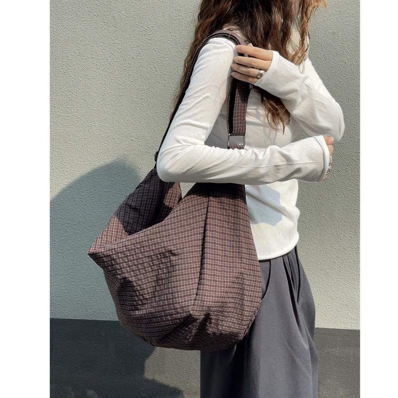 Crossbody Bag Large-capacity Single-shoulder Bag for Commuting Computer Bag Sports and Fitness Class Bag