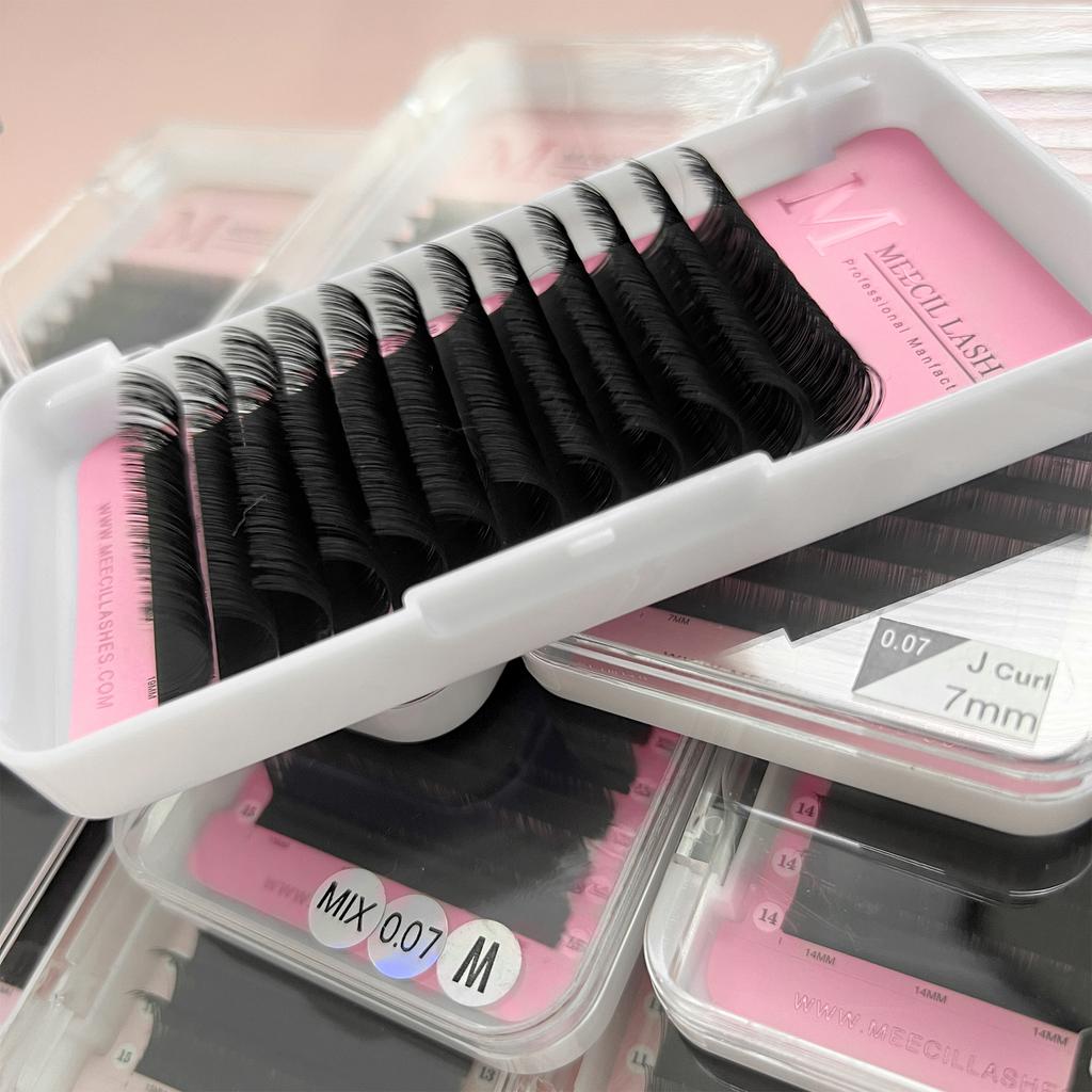 Synthetic Hair Mega Volume Eyelash Extensions Tray Matte Black with Custom Logo Cruelty-Free Vegan
