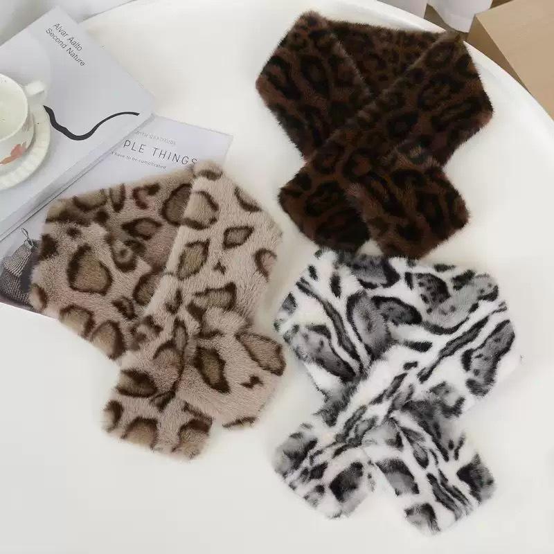 Retro Thicken Warm Leopard Print Scarf For Women Windproof Faux Fur Scarf Soft Faux Collar Cross Scarf Winter Scarf Neck Wrap