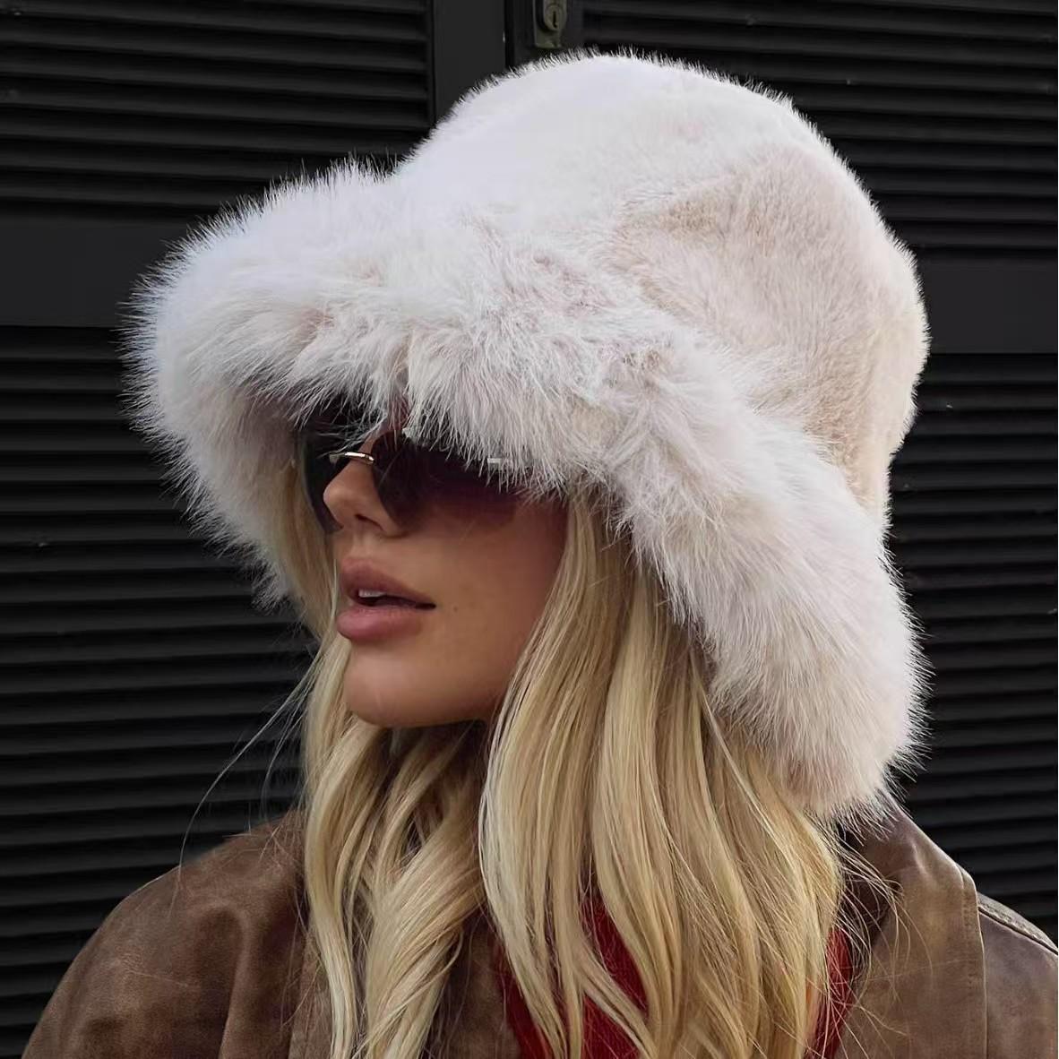 New Faux Fur Hat for Autumn and Winter One size fits all белый