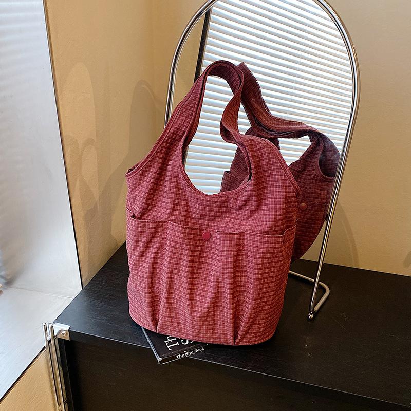 

Ленивый ветер большая вместимость женская новая карточная цветная сумка через плечо повседневная сумка для поездок на работу универсальная сумка для покупок красный