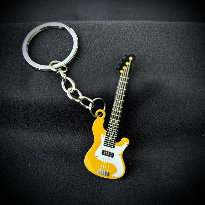 Metal Color Stainless Steel Guitar Car Keychain Small Fresh Novel Round Buckle Accessories Student Bag Pendant Decor