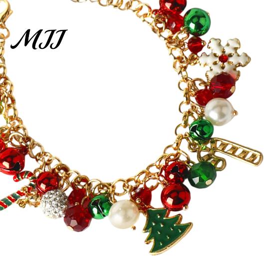 Sparkling Stocking Wrist Accessory Christmas Charm Bracelet for Women, Santa Claus Snowman Bell Glove Holiday Photo Prop Tree Snowflake Pendant
