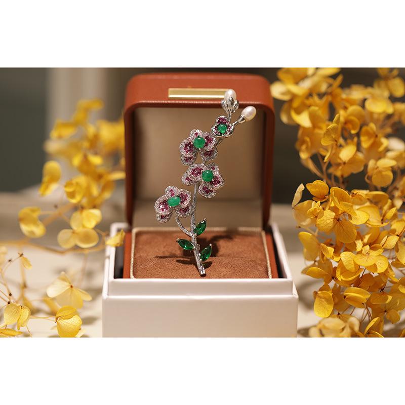 Lingxin Jewelry Plum Blossom Brooch with Freshwater Pearl & Green Agate - Live Stream Favorite & Commemorative Gift