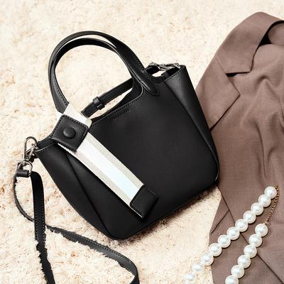 Handbag Premium Sense Crossbody Bag Women's Bag Bucket Bag Go Out Small Handbag Commuter Bag