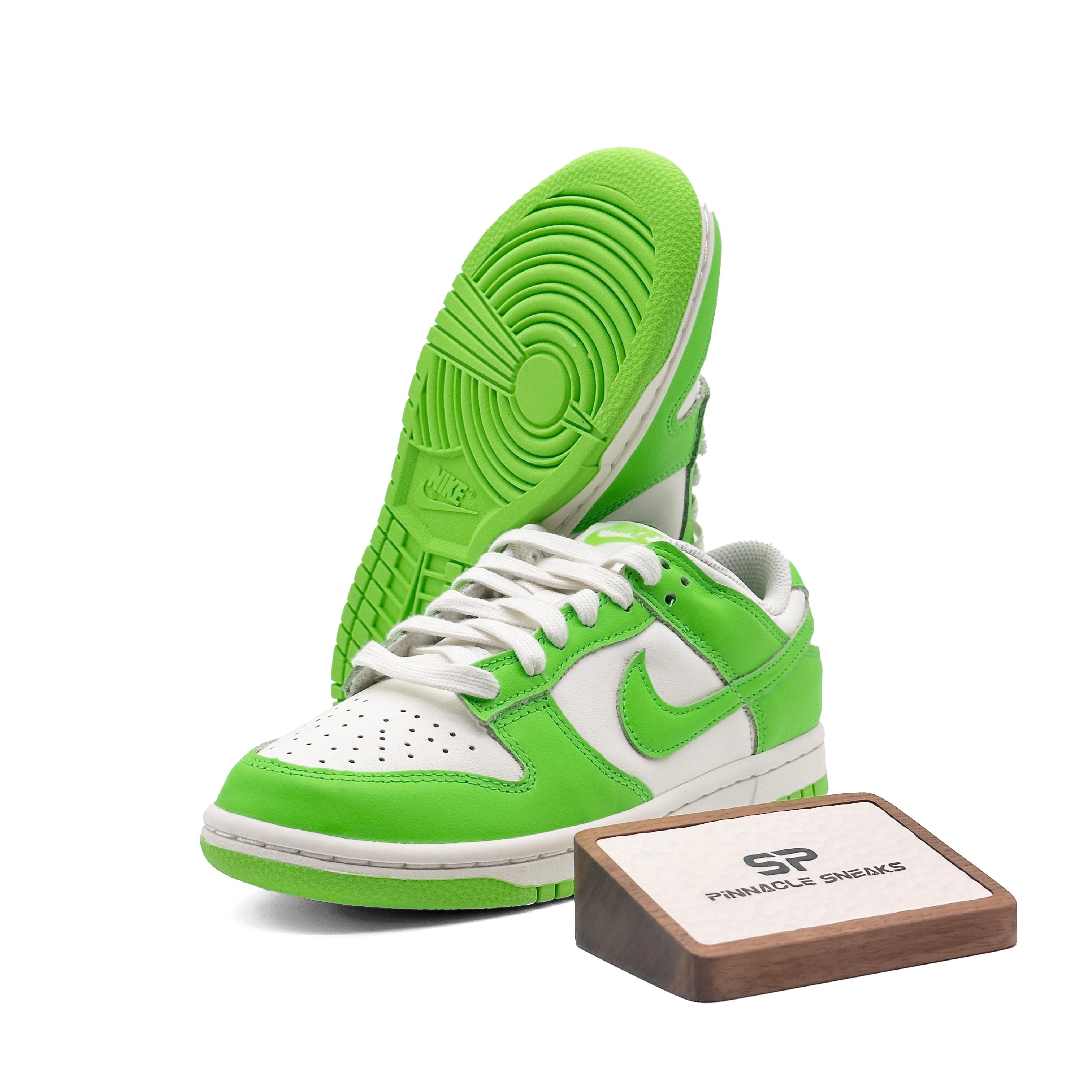 Nike Dunk Low Green Strike W