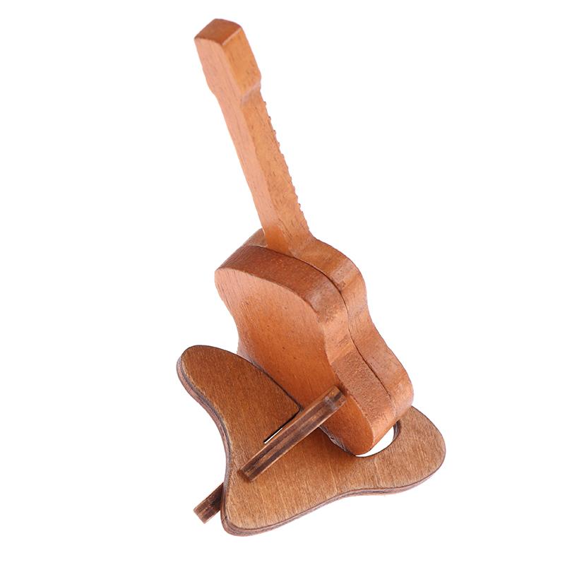Wooden Guitar Pick Box With Standard 3 Pcs Engraved Guitar Picks Box Guitar Plectrum Storage Box For Guitar Lovers Guitarists