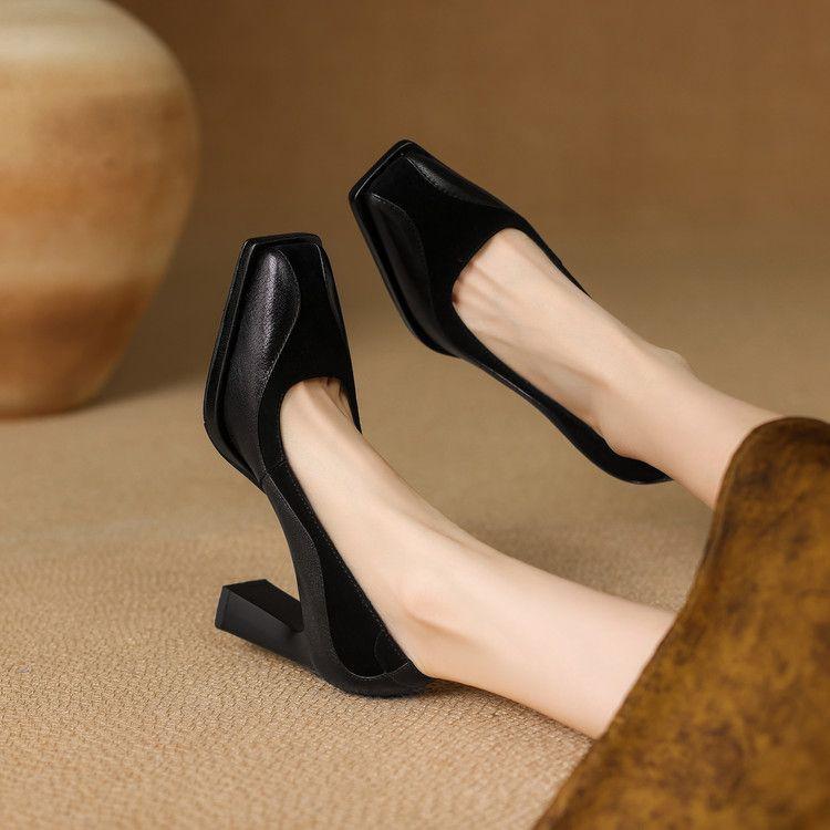 Damen High Heels 2025 neu Französisch Retro eckige Spitze leichter Ausschnitt dicker Absatz Einzelne Schuhe Pendeln Komfort Temperament vielseitig Damenschuhe