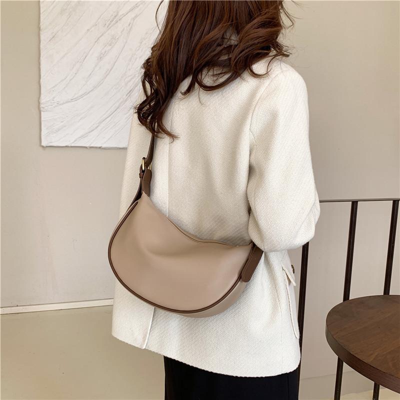 Popular Simple Fashion Messenger Bag Casual Shoulder Armpit Bag Retro Small Bag 2025 Autumn New Women's Bag