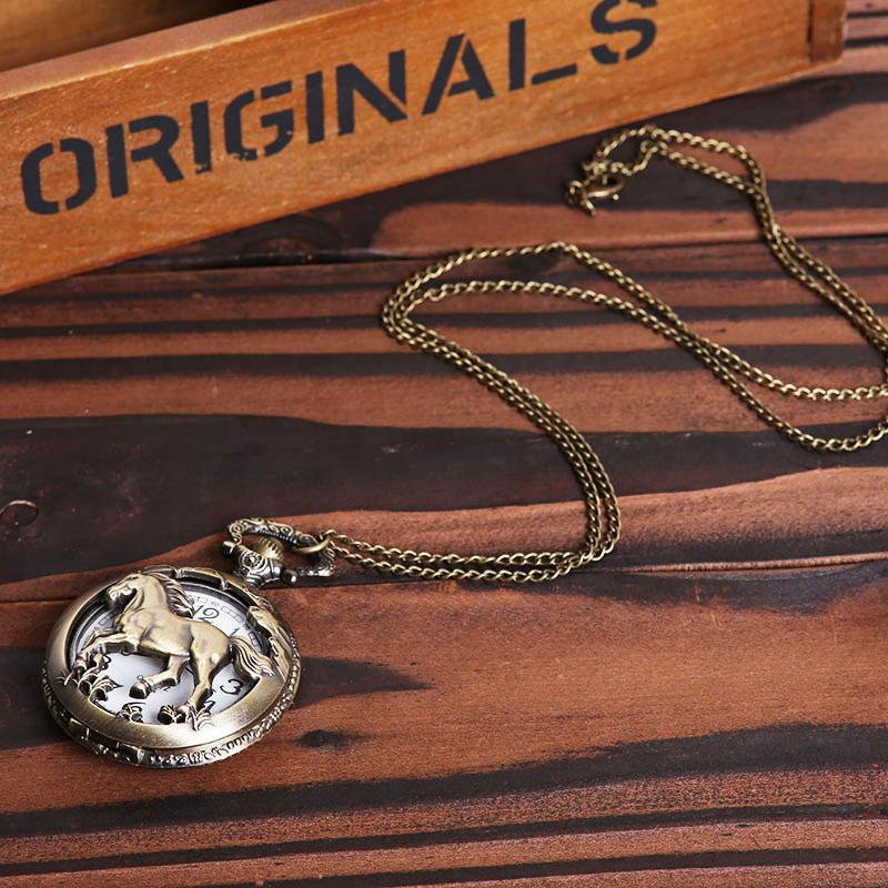 Retro Bronze Hollow Horse Pocket Watch Necklace Quartz Movement Pocket Watch Non-Waterproof Watch For Men New Year Gifts