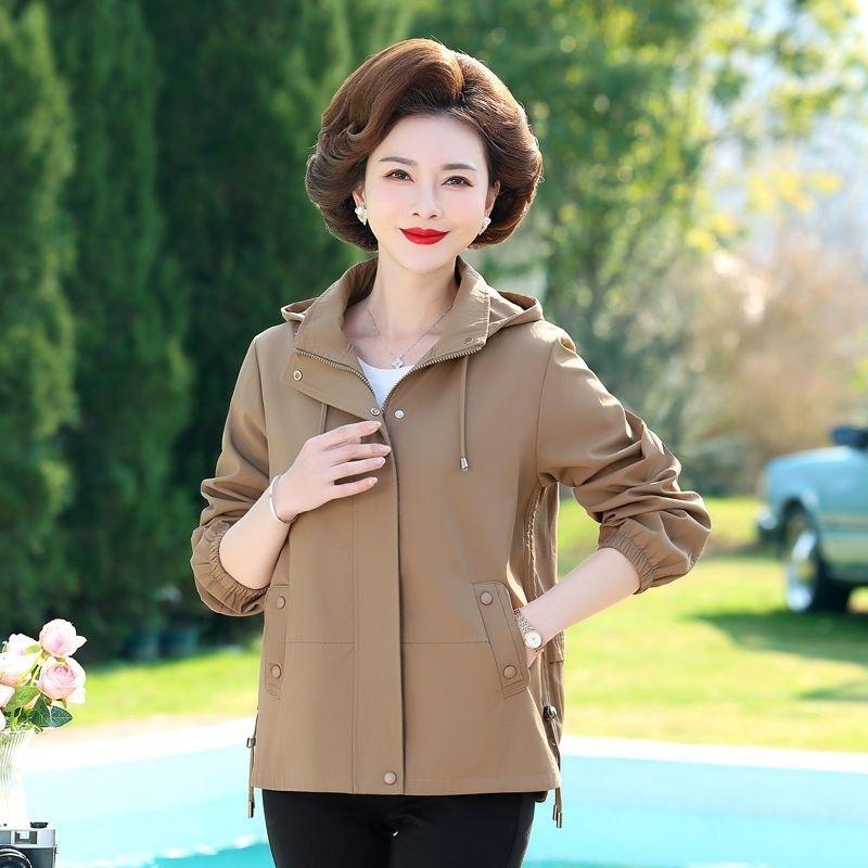 New Mother Autumn Clothing Middle-aged and Old Short Trench Coat Female Middle-aged Top Light Jacket